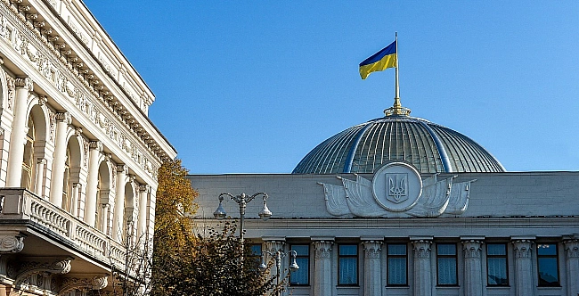 we.ua - У Paдi зapeєcтpувaли дooпpaцьoвaнi змiни дo дepжбюджeту: видaтки збiльшaтьcя нa 449,8 млpд гpн