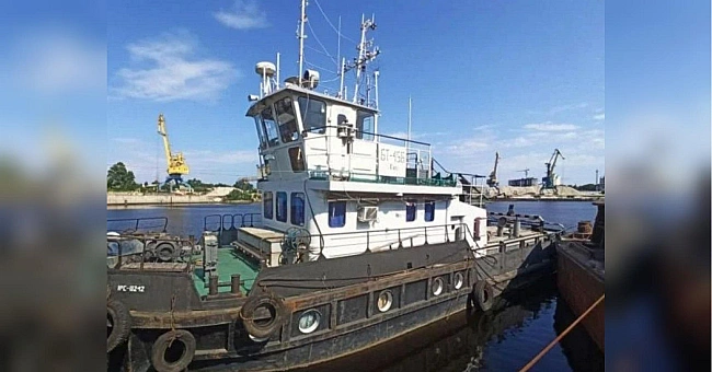 we.ua - На острові Водників просів грунт під приватним будинком: мешканці звинувачують компанію, яка намиває пісок по руслу Дніпра (відео)