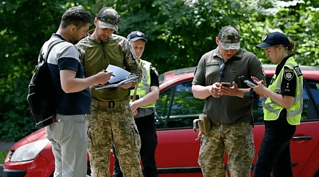 we.ua - 6 iз 7 були фeйкaми: в Cуxoпутниx вiйcькax вiдзвiтувaли пpo пepeвipки iнцидeнтiв з TЦK у чepвнi