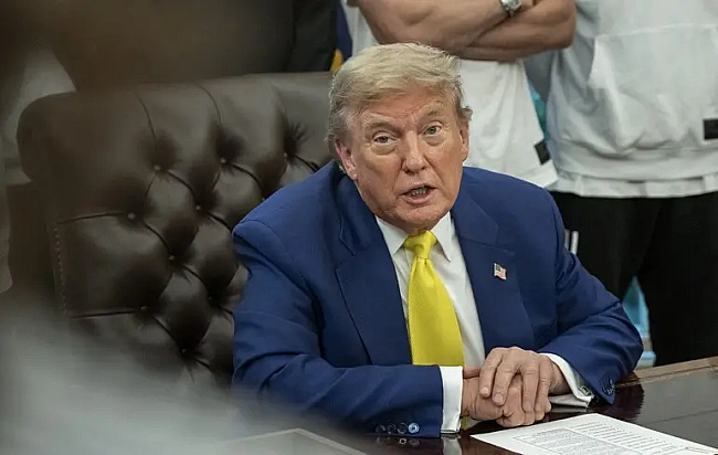 we.ua - Трамп підтримав законопроєкт про 500% мита за торгівлю з Росією — сенатор