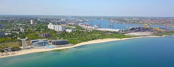we.ua - Не Одеса: де в Україні найдешевше відпочити на морі із відкритим пляжем (фото, відео)