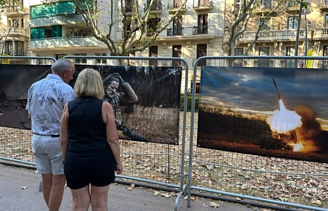 we.ua - У Барселоні представили виставку воєнної фотографії Михальчука