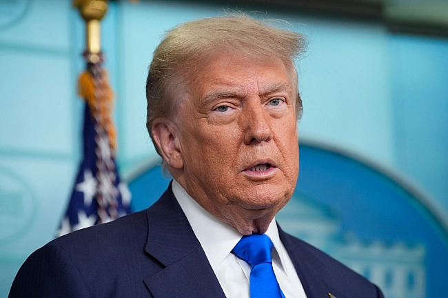 we.ua - Трамп заявив, що може розглянути питання про депортацію Маска з США