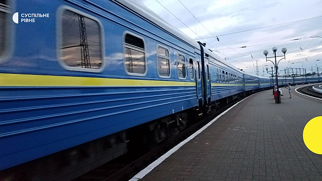 we.ua - Через сходження вагонів вантажного потягу на Рівненщині деякі пасажирські курсуватимуть із затримкою — Укрзалізниця