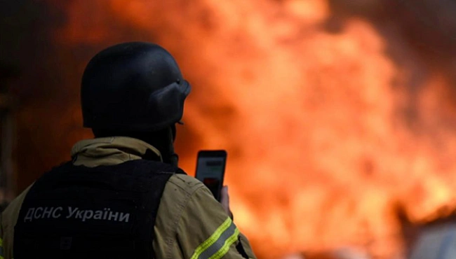we.ua - Ворог вночі завдав ударів дронами по Дніпропетровщині, виникли пожежі у фермерських господарствах