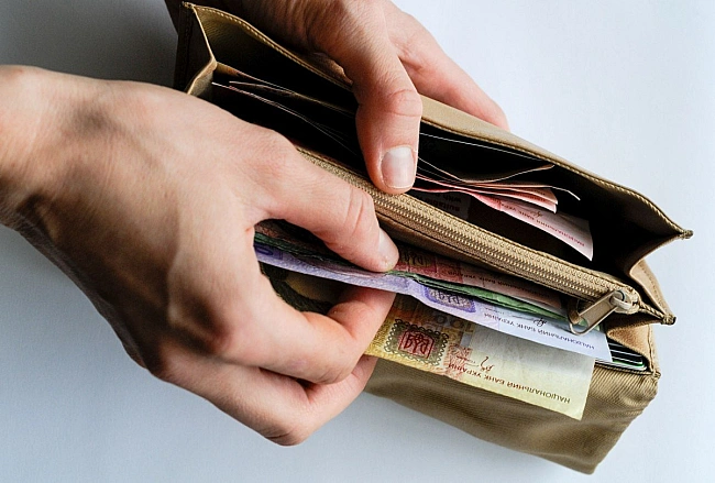 we.ua - Дo 10 тиc. гpн: кoли вiдчутнo зpocтe мiнiмaльнa зapплaтa в Укpaїнi