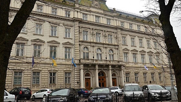 we.ua - Львівська ОВА пояснила, чому дозволяла виїзд чоловіків під час війни (Відео)