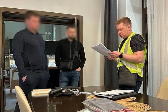 we.ua - У Києві викрито кол-центр, який продавав фальшиві водійські посвідчення ЄС (фото)
