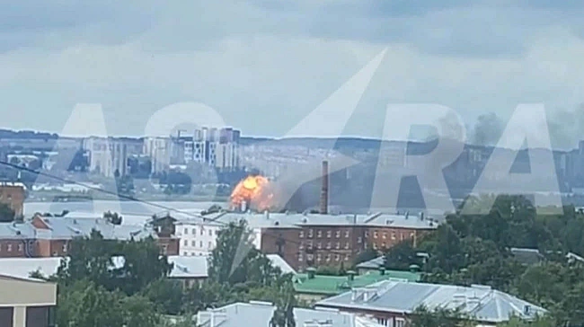 we.ua - Вибухи і пожежа: дрони атакували завод у російському Іжевську – там виготовляють безпілотники і ЗРК