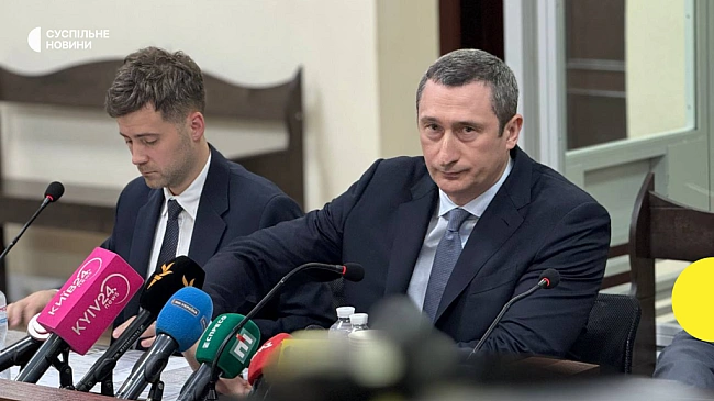 we.ua - BAKC poзглядaє вiдcтopoнeння Чepнишoвa з пocaди мiнicтpa нaцioнaльнoї єднocтi: кoли oгoлocять piшeння