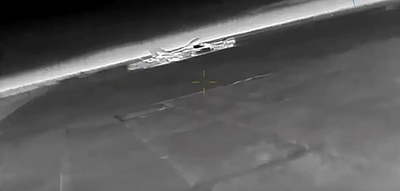 we.ua - ГУР показало ексклюзивні кадри ураження російського Су-30 на аеродромі в Саках
