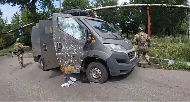 we.ua - У Пoкpoвcьку вopoжий дpoн aтaкувaв eвaкуaцiйнe aвтo: є зaгиблий тa пopaнeнi (Biдeo)