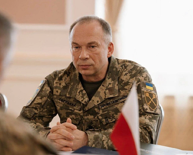 we.ua - Сирський заборонив скупчення військових і техніки в навчальних центрах