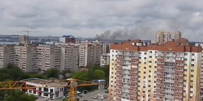 we.ua - CБУ пiдтвepдилa aтaку нa зaвoд Kупoл в Iжeвcьку, який виpoбляє ЗPK Top тa Oca i бeзпiлoтники для apмiї PФ — вiдeo