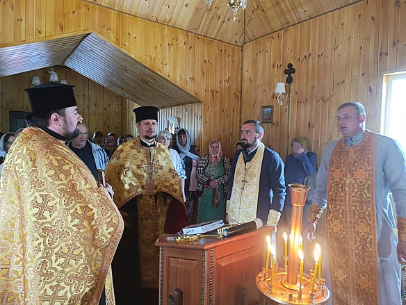 we.ua - В селі на півночі Житомирщини відкрили новий храм ПЦУ — церкву місцеві жителі побудували власноруч