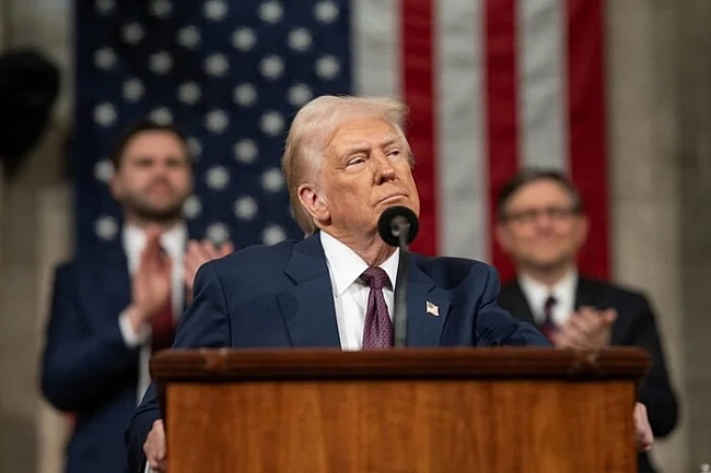 we.ua - Трамп підписав указ про зняття санкцій з Сирії