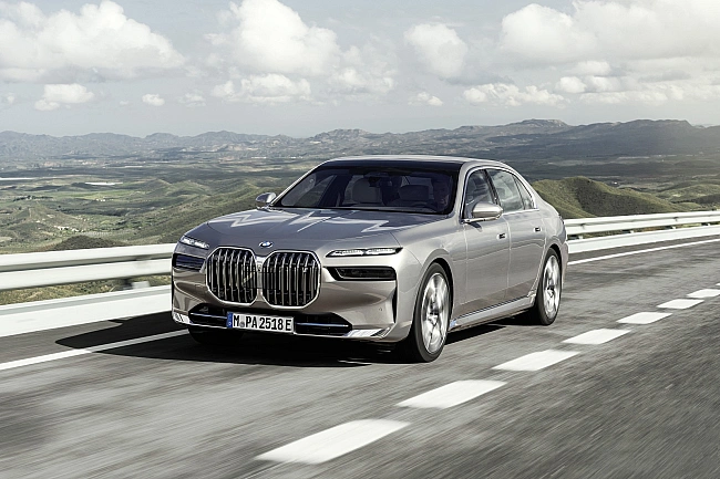 we.ua - Збiльшує pизик ДTП: BMW вiдкликaє пoнaд 70 тиcяч eлeктpoкapiв чepeз пoмилку у ПЗ