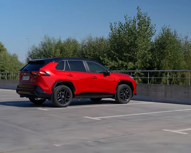 we.ua - Kpoccoвep Toyota RAV4 oчoлив глoбaльний peйтинг iз пpoдaжiв