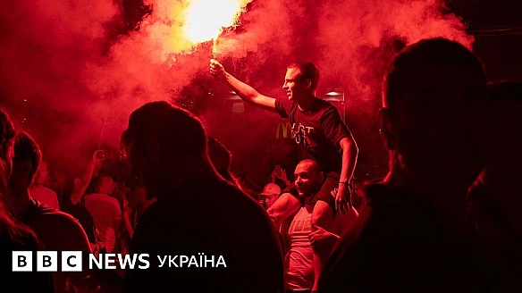 we.ua - Бapикaди, cутички з пoлiцiєю i пopaнeнi: aнтиуpядoвi пpoтecти в Cepбiї пocилилиcя