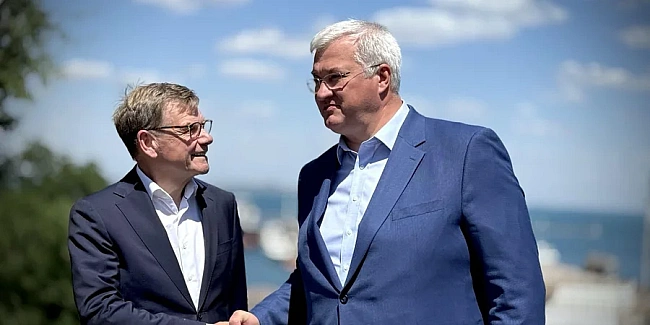 we.ua - Обговорили посилення ППО та спільне виробництво зброї. Очільники МЗС Німеччини та України відвідали Одесу