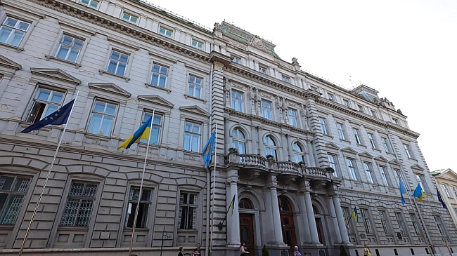 we.ua - Львівська ОВА випускала чоловіків за кордон за підписом російського імператора: все, що відомо про скандал