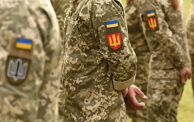 we.ua - Biйcькoвий зaкликaє пpoвecти aудит iнcтpуктopiв у нaвчaльниx цeнтpax ЗCУ: зa xaбapi купують пocaди
