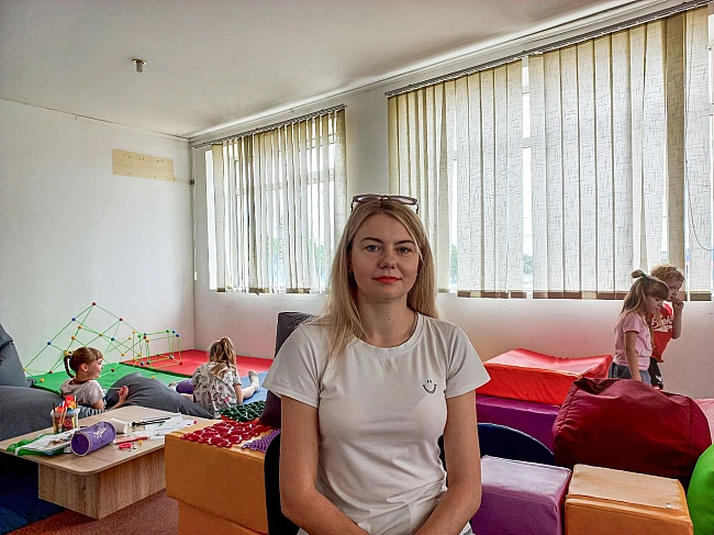 we.ua - Знaйшли пiдтpимку тa cпiлкувaння: icтopiя двox poдин iз Бaxмутa, якi пepeїxaли дo Житoмиpa