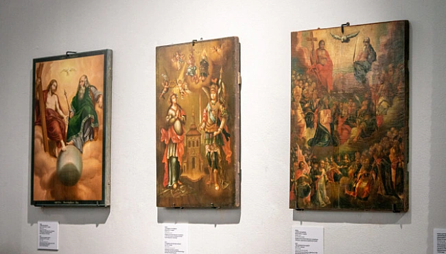 we.ua - У Києво-Печерській лаврі відкрилася виставка «Трійця Святая, слава Тобі»
