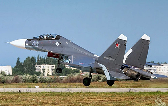 we.ua - ГУР показало, як українські дрони уразили ЗРГК Панцирь-С1 та російський винищувач Су-30 на аеродромі в Саках. ВІДЕО