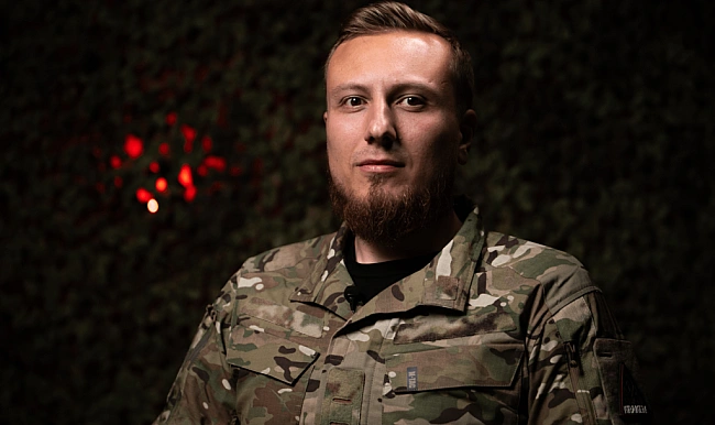 we.ua - Костянтин Немічев: У 2023 році росіяни пили воду з калюж і не здавались. У 2024 – здаються, бо не привезли провізію
