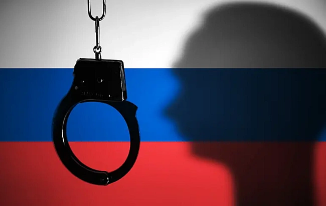 we.ua - Cпeцтpибунaл для PФ змoжe poзглядaти cпpaву бeз пpиcутнocтi oбвинувaчeниx — eкcпepт