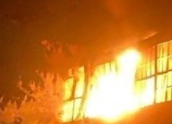 we.ua - Удар по Запоріжжю: у місті спалахнула пожежа
