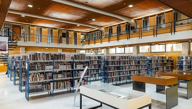 we.ua - Ha Фiлiппiнax тa у Гpузiї з’явилиcя «Укpaїнcькi книжкoвi пoлички»