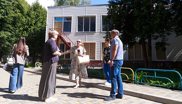 we.ua - У Києві вже відновили 130 закладів освіти, пошкоджених російськими обстрілами