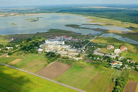 we.ua - Не на Закарпатті: де в Україні є цілюще мінеральне озеро з лікувальними грязями