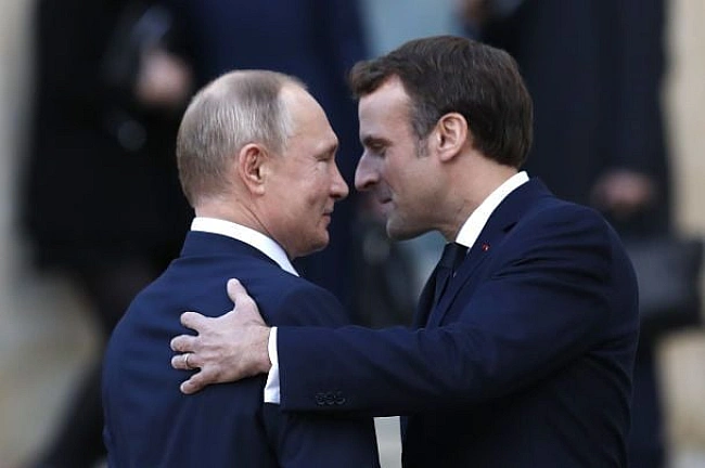 we.ua - У Кремлі розповіли, про що говорили Путін і Макрон