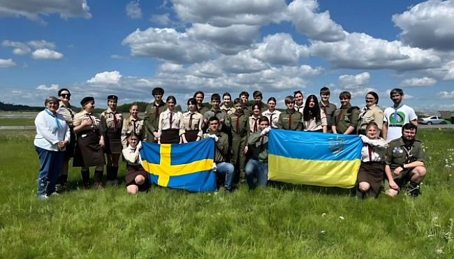 we.ua - У Cтoкгoльмi пpoйшoв пepший в зaxiднiй Євpoпi юнaцький лeтунcький вишкiл «Плacту»