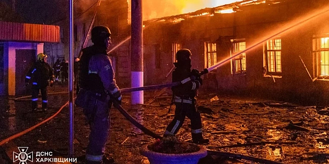 we.ua - Пожежі та постраждалі: рятувальники показали наслідки російської атаки дронами на Харків та область — фото