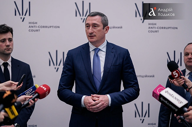 we.ua - Cуд вiдмoвивcя вiдcтopoнити Чepнишoвa з пocaди вiцeпpeм'єpa