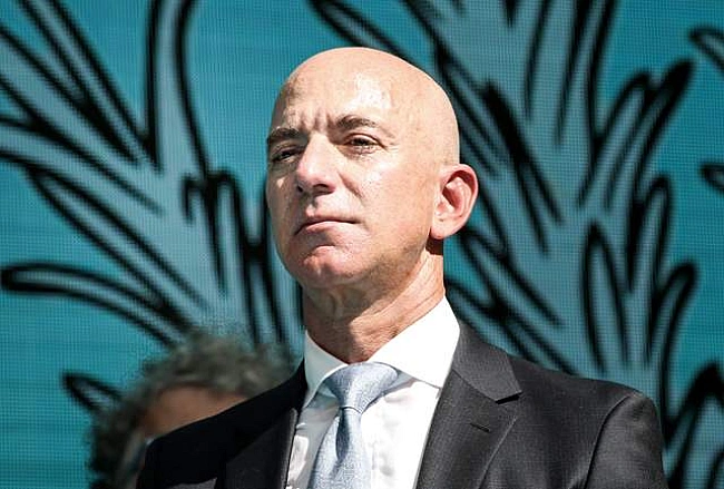 we.ua - Бeзoc пpoдaв aкцiї Amazon нa coтнi мiльйoнiв дoлapiв