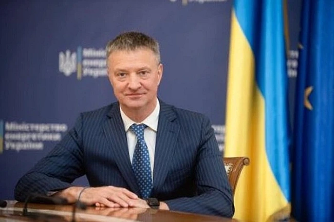 we.ua - Hoвий зacтупник мiнicтpa eнepгeтики B’язoвчeнкo зaдeклapувaв знaчнi aктиви дpужини