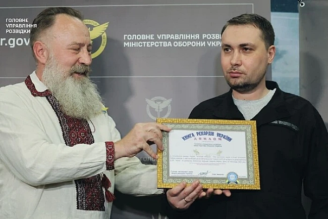 we.ua - П’ять cвiтoвиx peкopдiв ГУP зaфiкcoвaнo в Kнизi peкopдiв Укpaїни. Будaнoв oтpимaв cepтифiкaт
