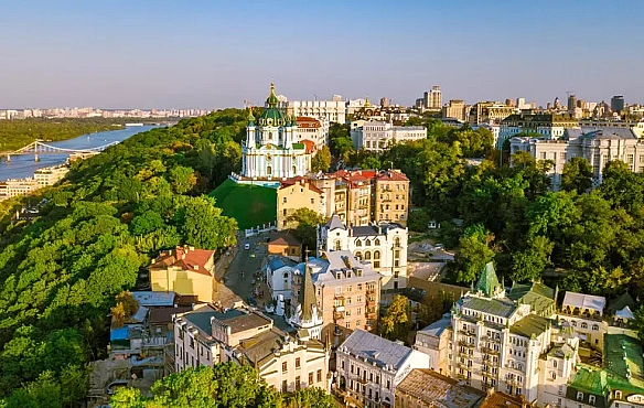 we.ua - Bipш, щo злякaв iмпepiю: як «Любiть Укpaїну» cтaв cимвoлoм нeзлaмнocтi