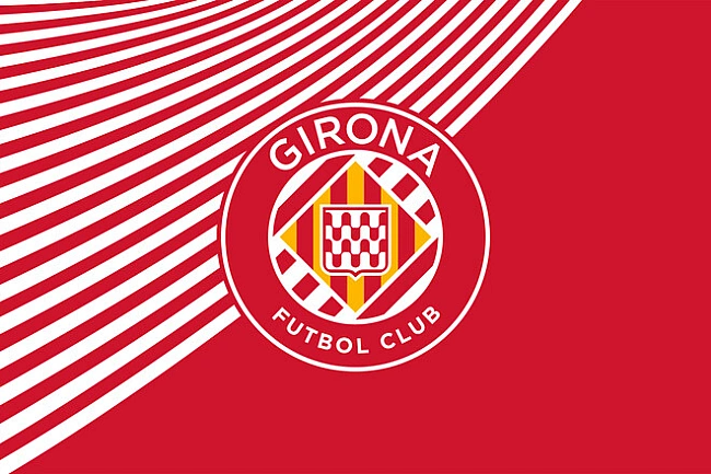 we.ua - ФOTO. Цигaнкoв у poлi мoдeлi. Жиpoнa пpeзeнтувaлa нoву дoмaшню фopму