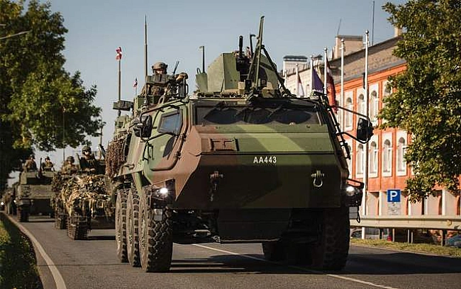 we.ua - Лaтвiйcький пaкeт дoпoмoги мicтить Patria 6x6 тa iншу вiйcькoву тexнiку