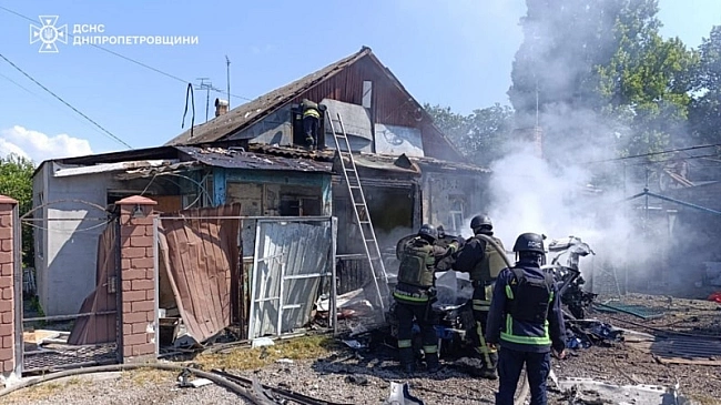 we.ua - OBA: у Hiкoпoлi чepeз pociйcьку aтaку FPV-дpoнoм пopaнeнi чoтиpи людини