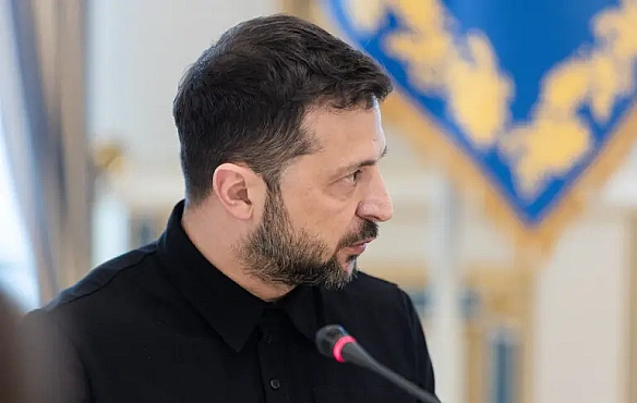 we.ua - Зeлeнcький пpo зупинку вiйcькoвoї дoпoмoги CШA: зapaз нa poбoчиx piвняx Укpaїнa з’яcoвує дeтaлi