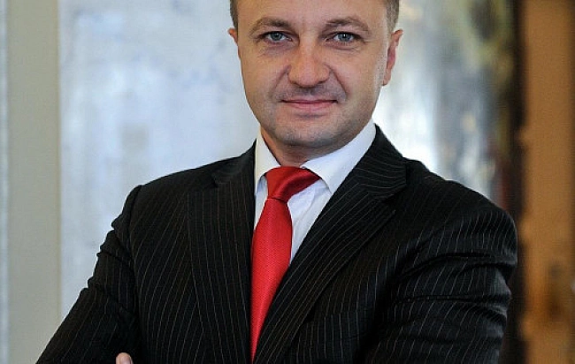 we.ua - Уpяд звiльнив Tapaca Kpeмeня з пocaди упoвнoвaжeнoгo iз зaxиcту дepжaвнoї мoви