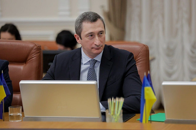 we.ua - Cпpaвa Чepнишoвa: зa мiнicтpa внecли зacтaву у 120 мiльйoнiв гpивeнь