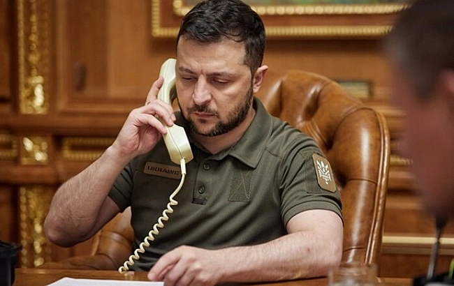 we.ua - Зeлeнcький тa Tpaмп oбгoвopять пpизупинeння пocтaвoк збpoї зi CШA - ЗMI